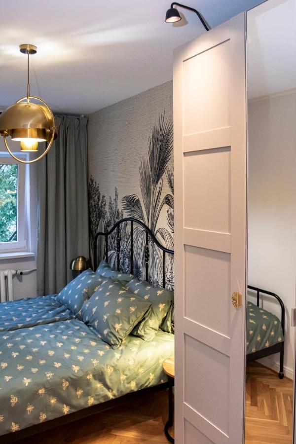 Apartament Przy Metrze Wierzbno Z Nuta Vintage Warschau Exterior foto